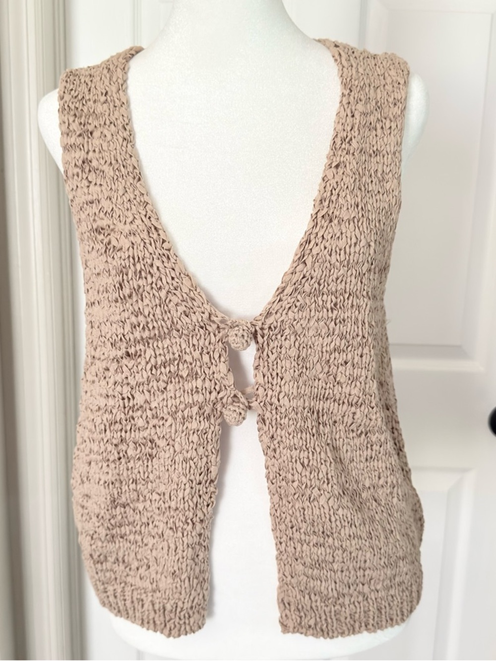 INDUSTRY Textured Knit Vest in Beige
